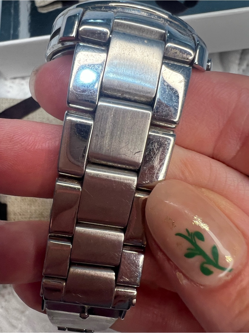 Michael Kors Women MK5725 Dress Date
Stainless Steel Quartz 42mm Watch
Silver - Picture 6 of 8